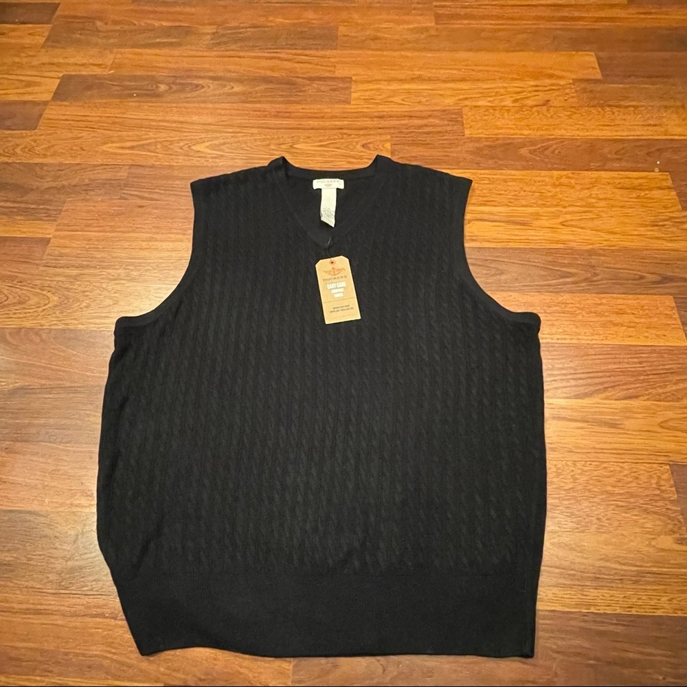 NWT Dockers Cable Knit Sweater Vest